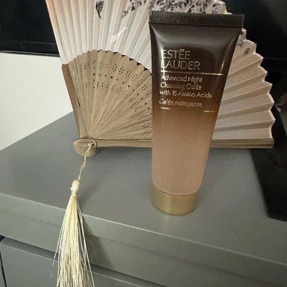 Estée Lauder Advanced Night Cleansing Gelée - Picture 3 of 4